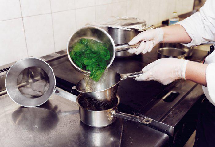 Spinat blanchieren / kochen
