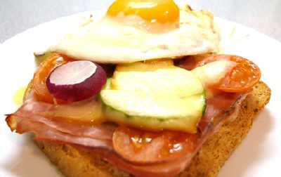 Gemüse Schinken Toast