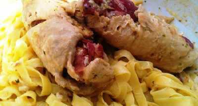 Hühnerroulade mit Käsefüllung