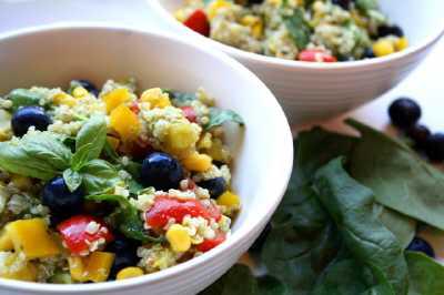 Fruchtiger Quinoasalat mit Pesto nach dem issgesund-Rezept