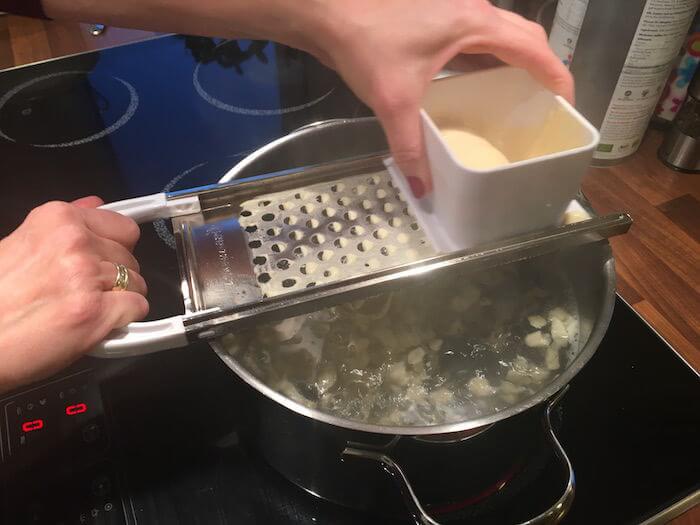 Nockerl / Spätzle nach dem issgesund-Rezept
