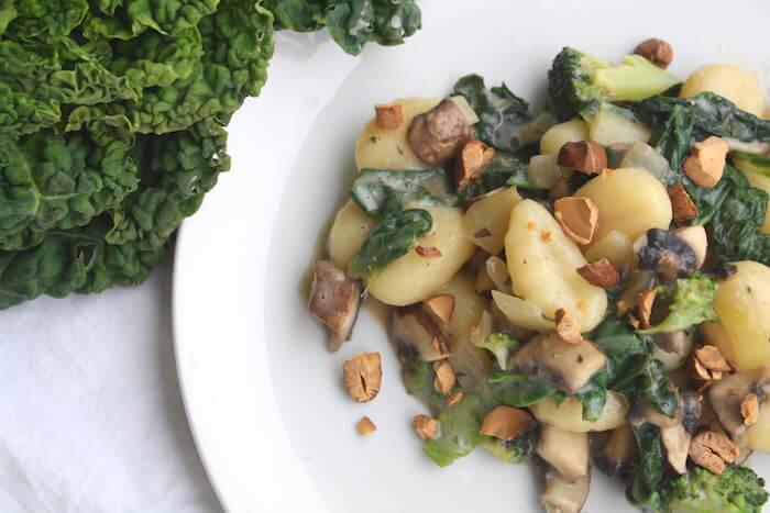 Glutenfreie Gnocchi-Pfanne mit Grünkohl