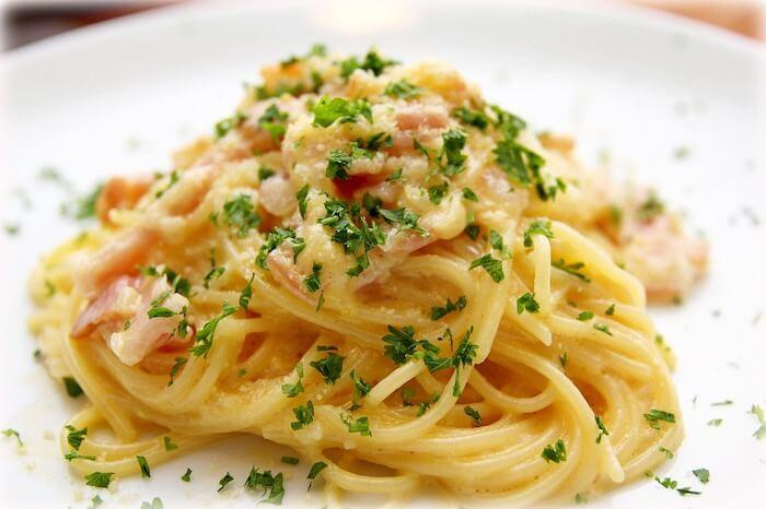 Spaghetti Carbonara Rezept leicht und ohne Sahne nach dem issgesund-Rezept